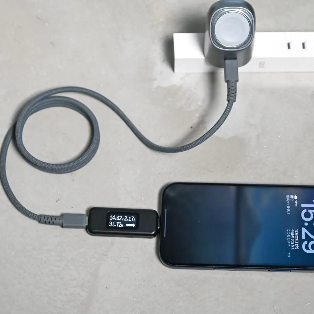 TORRAS Flasheyeをレビュー！業界初の45°設計でApple Watch磁気充電